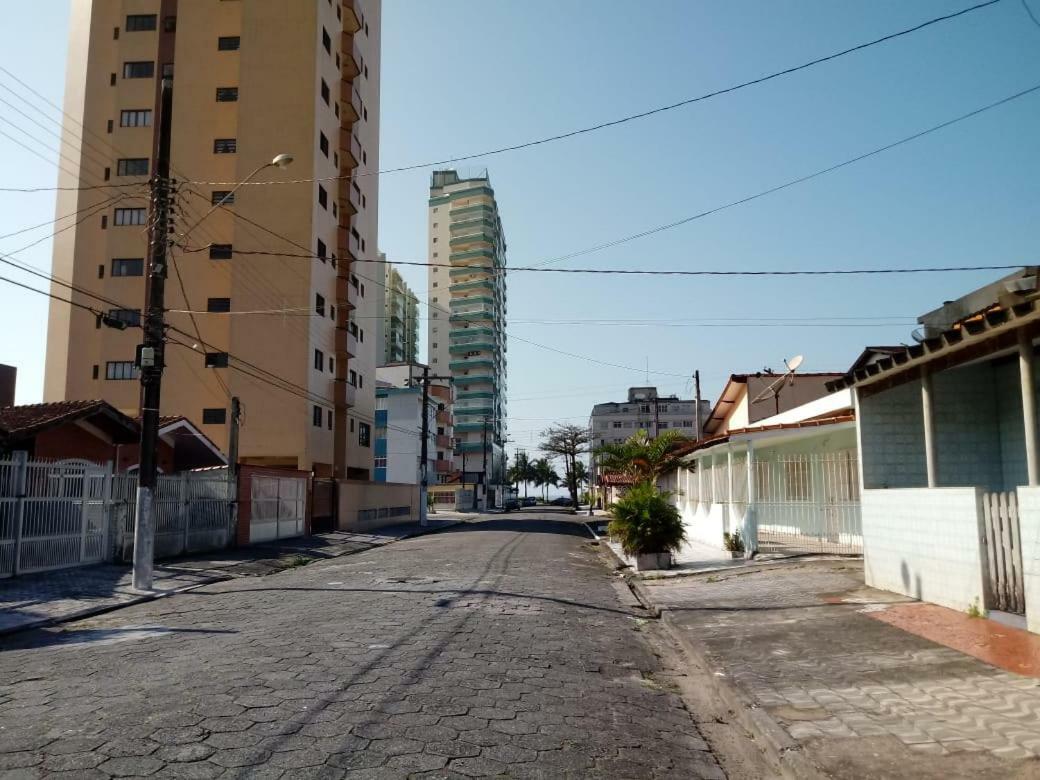 Casa Para Temporada Na Praia Grande Aprox 100 Mts Da Praia Βίλα Εξωτερικό φωτογραφία